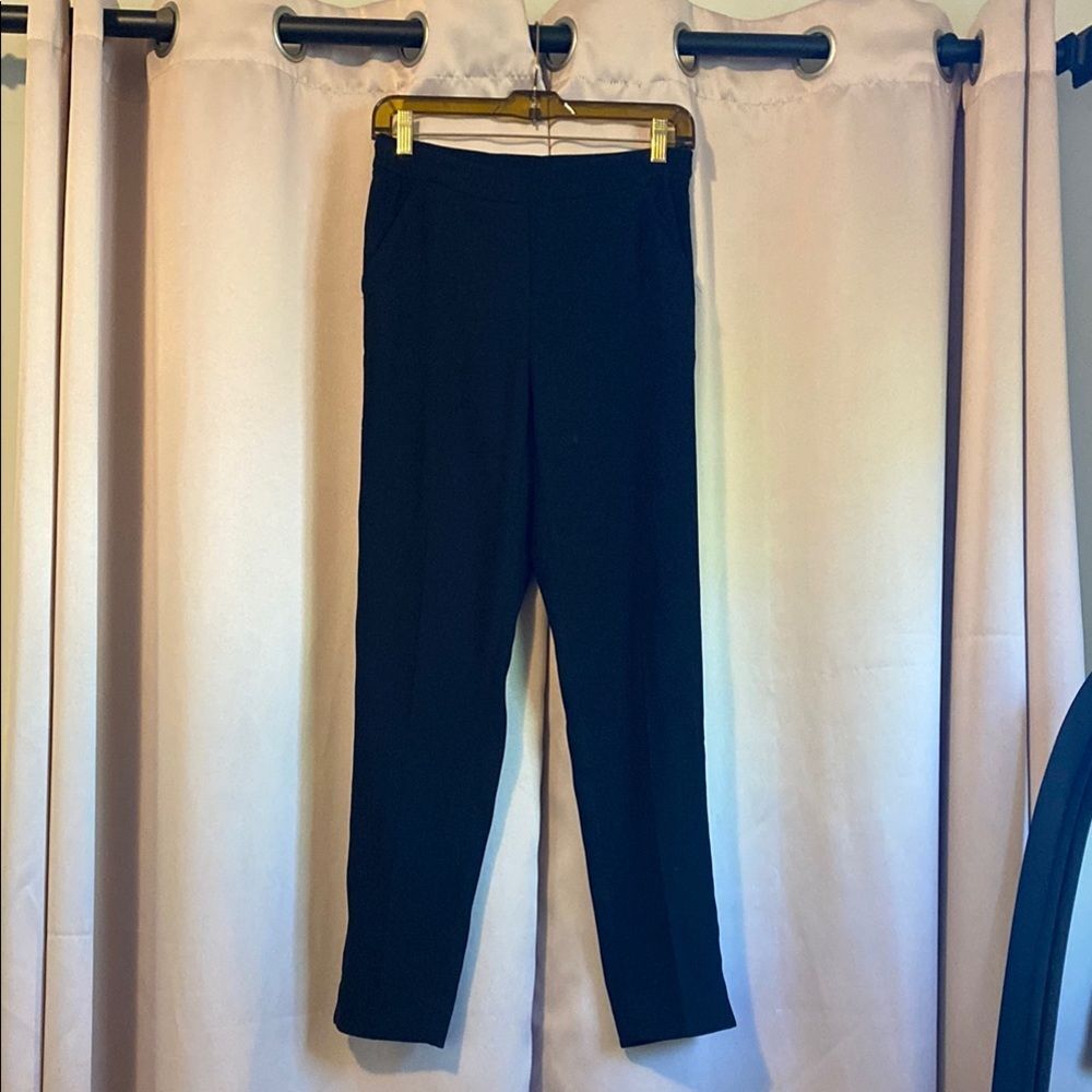 White House Black Market Black Ankle Cropped Pants
